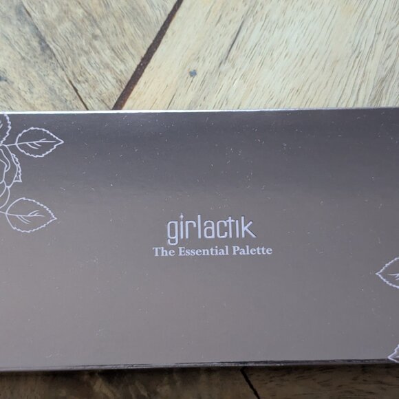 BRAND NEW - Girlactik Essential Eyeshadow Palette – 10 Shades - Picture 3 of 5